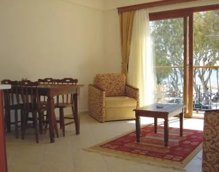 Oasis Apart Aparthotel 3*